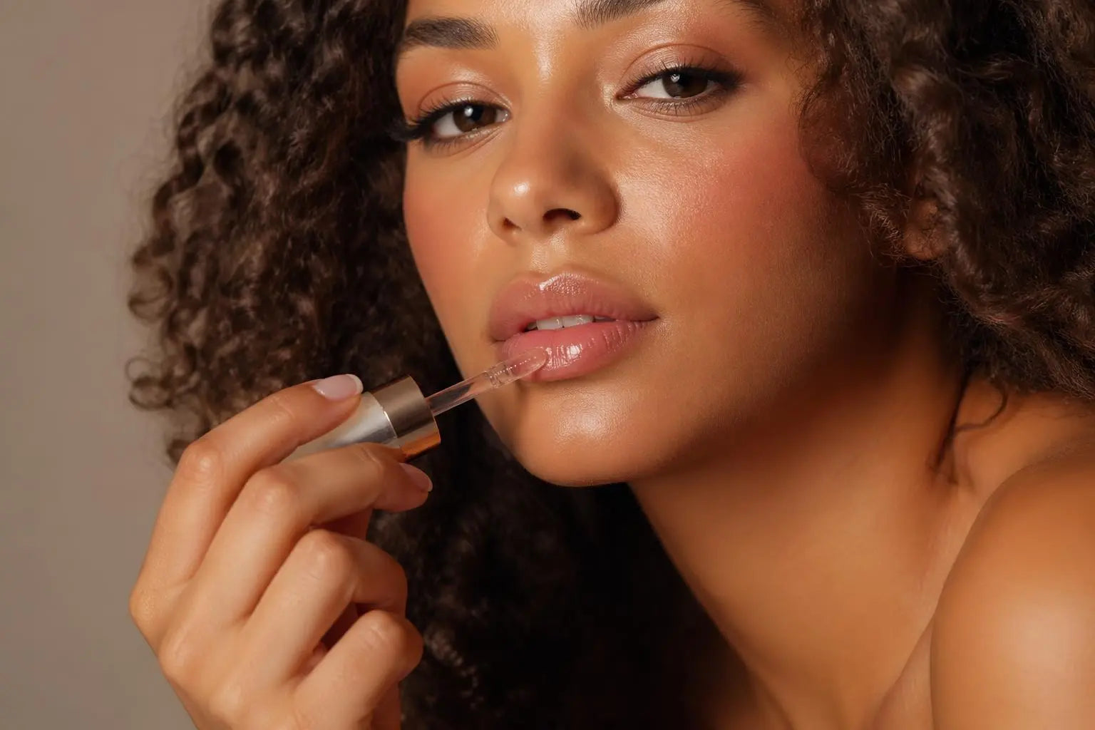 Lip Oil Lip Gloss: The Ultimate Guide to Glossy Lips